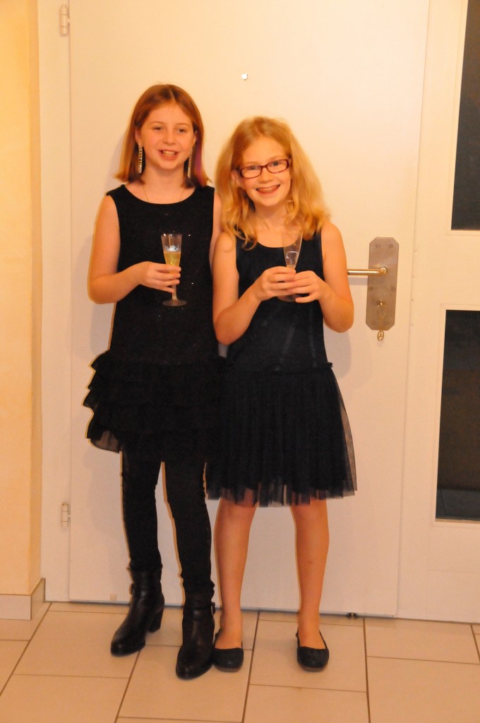 AnnA & Alison im "kleinen Schwarzen"