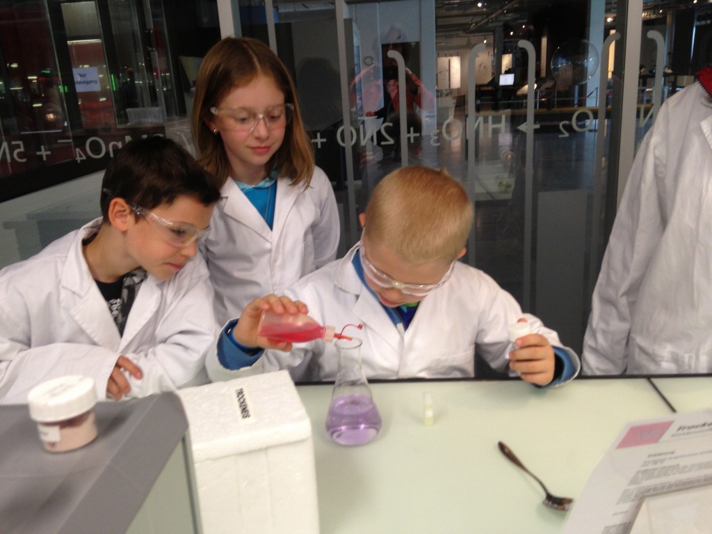 von links: Florian, AnnA, Eric - pardon DR. Florian, DR. AnnA und DR. Eric