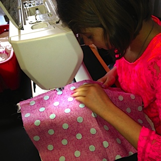 AnnA näht... hoch konzentriert