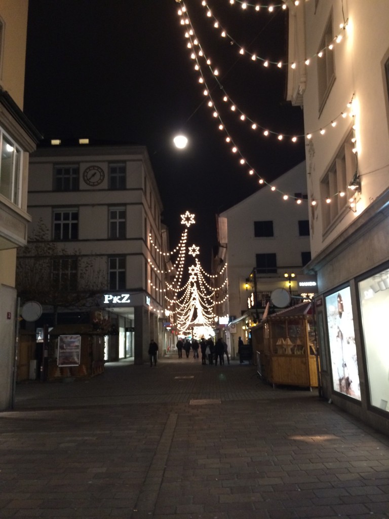 alle Jahre wieder... DIE ALLERSCHÖNSTE Weihnachtsbeleuchtung in der Gegend. Nicht von Tina Turner....