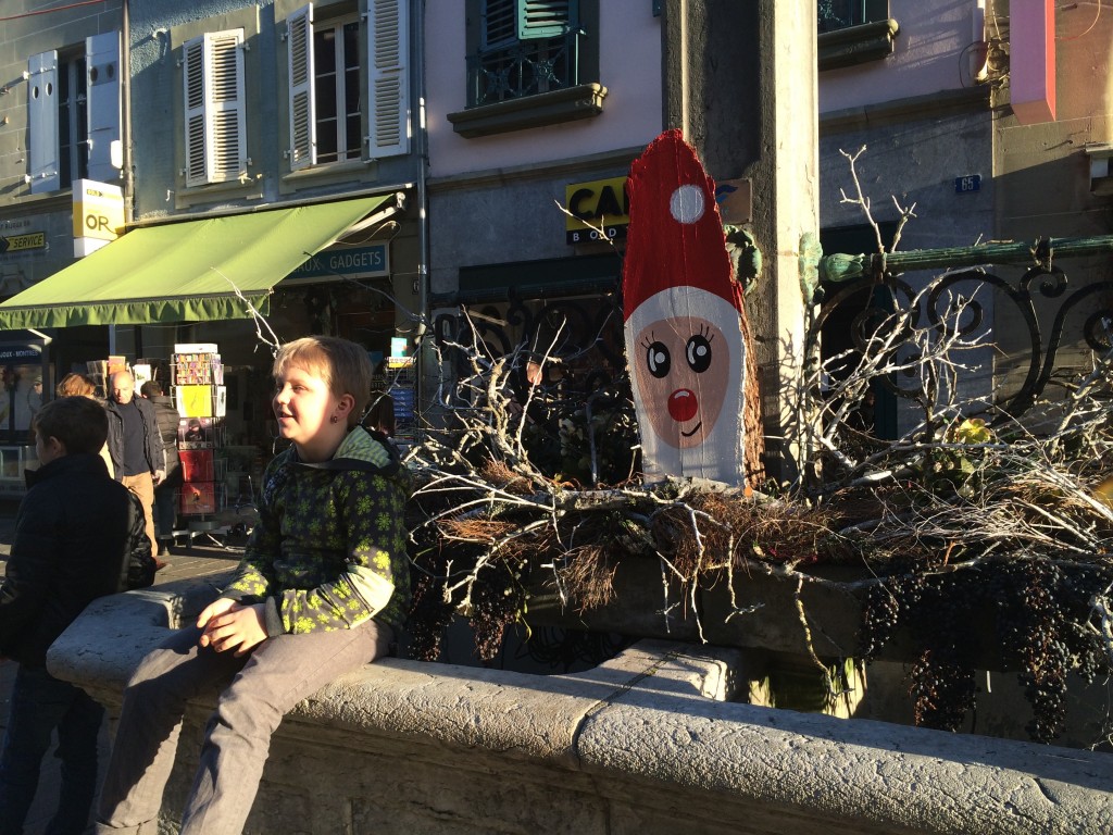 Eric auf dem Brunnenrand