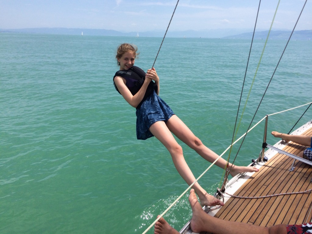 AnnA hängt im Trapez