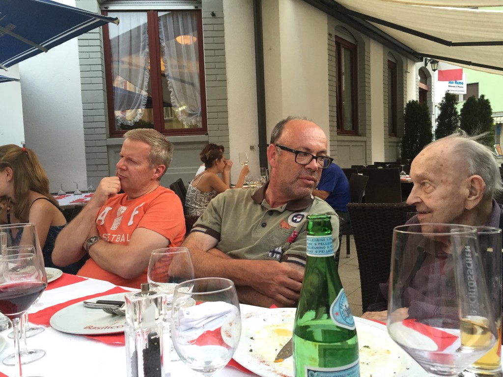 Grospapi im Anschnitt, Hans und einsamer Richi...