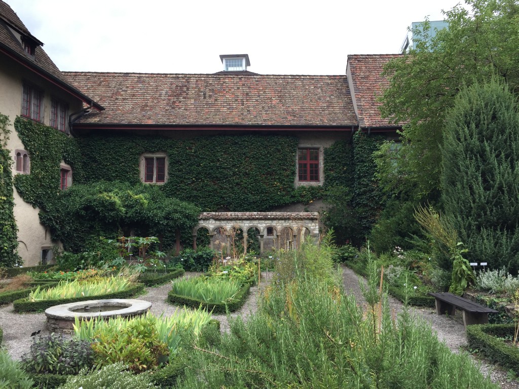 Kräutergarten mit Nutz-, Arznei- und Bibelpflanzen